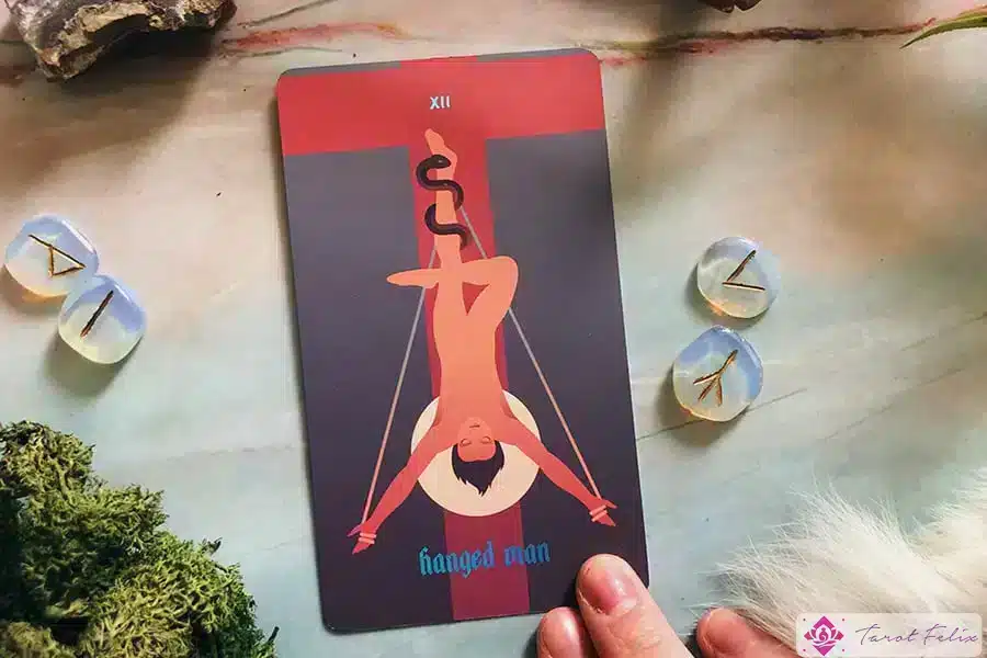 La tirada de cartas del Tarot del Ahorcado