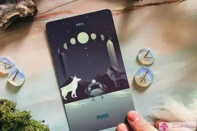 La tirada de cartas del Tarot de la Luna