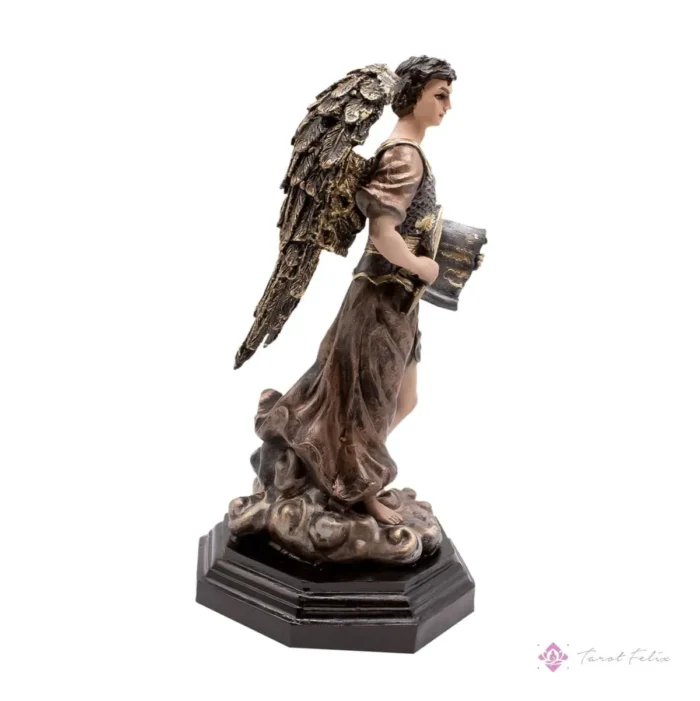 escultura metálica celestial