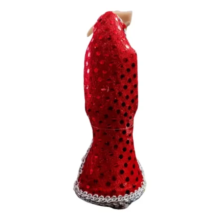 figura vestida de amor y protección devocional