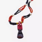 protección contra dañosROSARIO COLLAR SANTA MUERTE REVERSIBLE – DOBLE PROTECCIÓN CONTRA DAÑOS  Este rosario collar Santa Muerte reversible está diseñado para quienes buscan máxima defensa energética. Con dos lados simbólicos — uno para proteger y otro para revertir agresiones espirituales — ofrece una herramienta ritual versátil en tu día a día.  Curado y activado espiritualmente