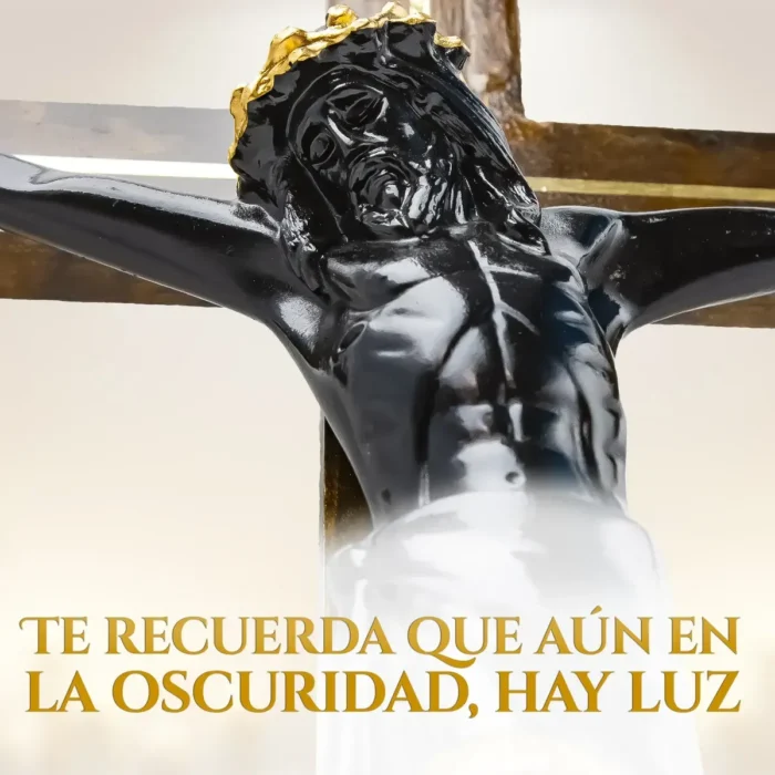 Cristo Negro Madera y Oro | Crucifijo de Altar Premium - Image 4